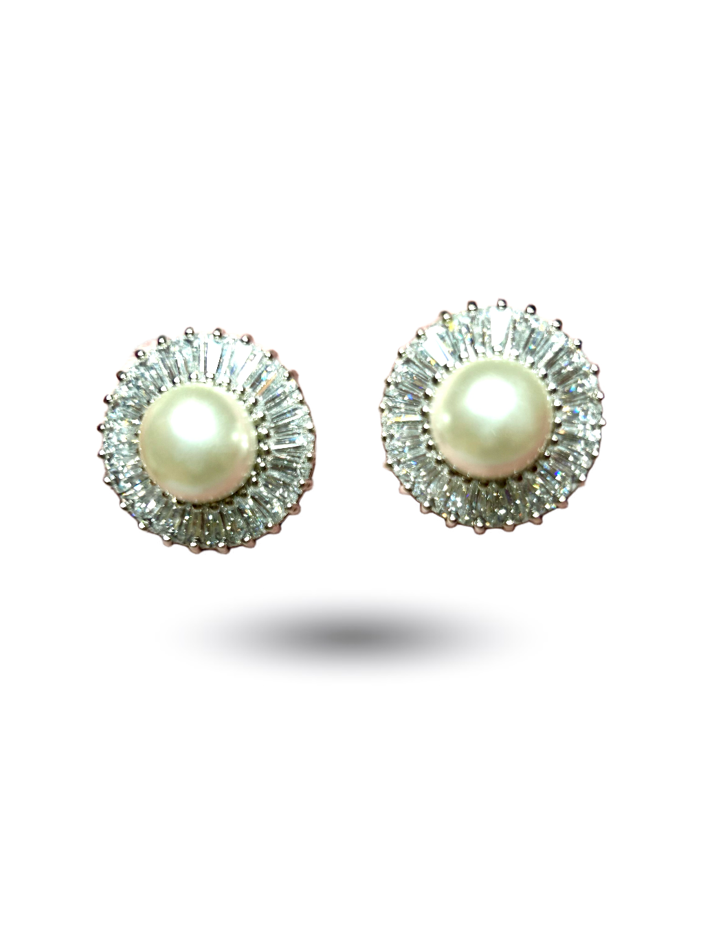 Brincos White Monark